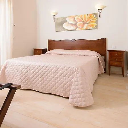 Мини-отель La Dimora Di Federico 2*