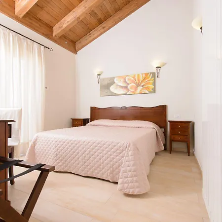 Мини-отель La Dimora Di Federico Castel Lagopesole