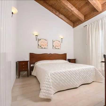 Мини-отель La Dimora Di Federico Castel Lagopesole