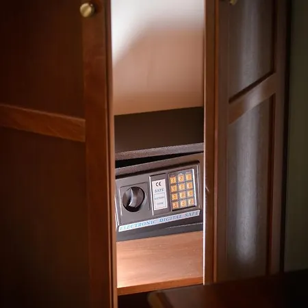 Мини-отель La Dimora Di Federico 2*