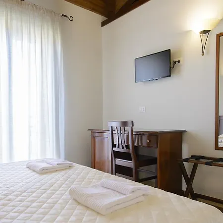 Мини-отель La Dimora Di Federico Castel Lagopesole